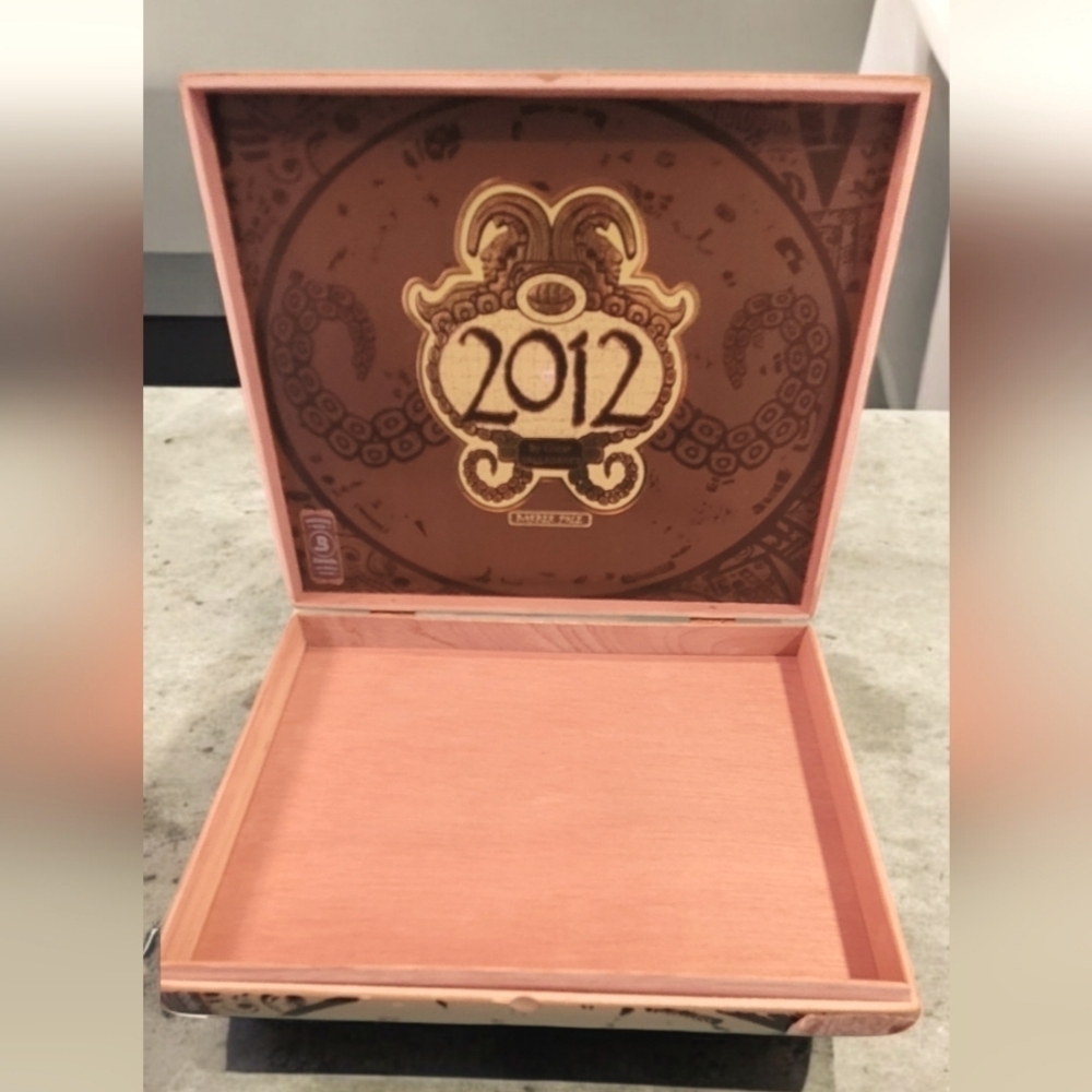 2012 Oscar Valladares Empty Cigar Box